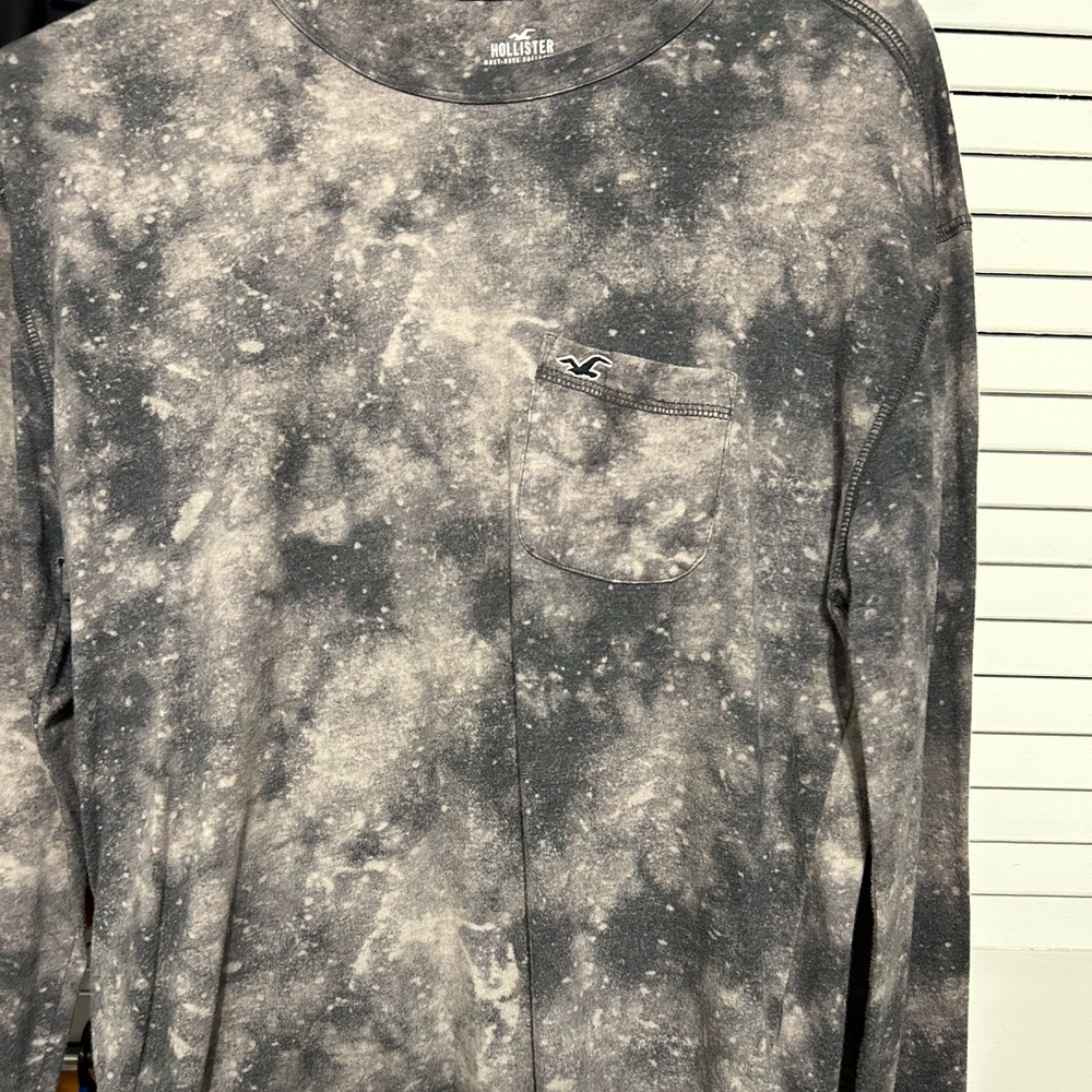 Men’s long sleeve shirt